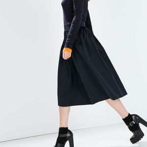 NWOT Zara Midi Full Skirt